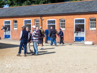 EL130924-142 - Emma Lavelle Stable Visit